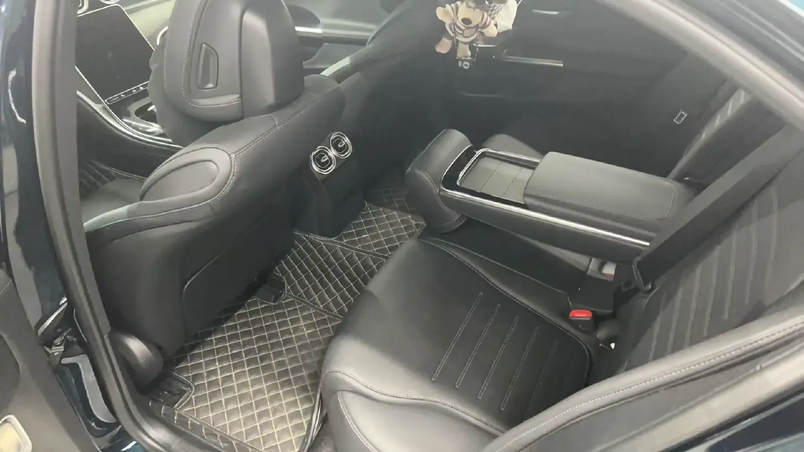 2023 Mercedes-Benz C Class 1.5T 204HP L4 9AT,autocango,china used car exporter,china ev exporter,chinese used car exporter,chinese used ev exporter