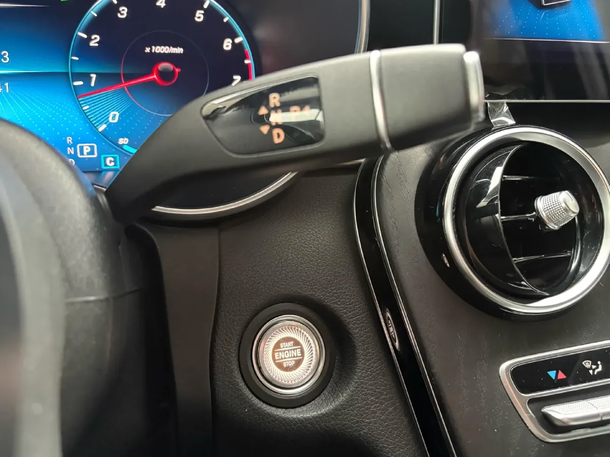 2020 Mercedes-Benz C Class 1.5T 156HP L4 9AT,autocango,china used car exporter,china ev exporter,chinese used car exporter,chinese used ev exporter