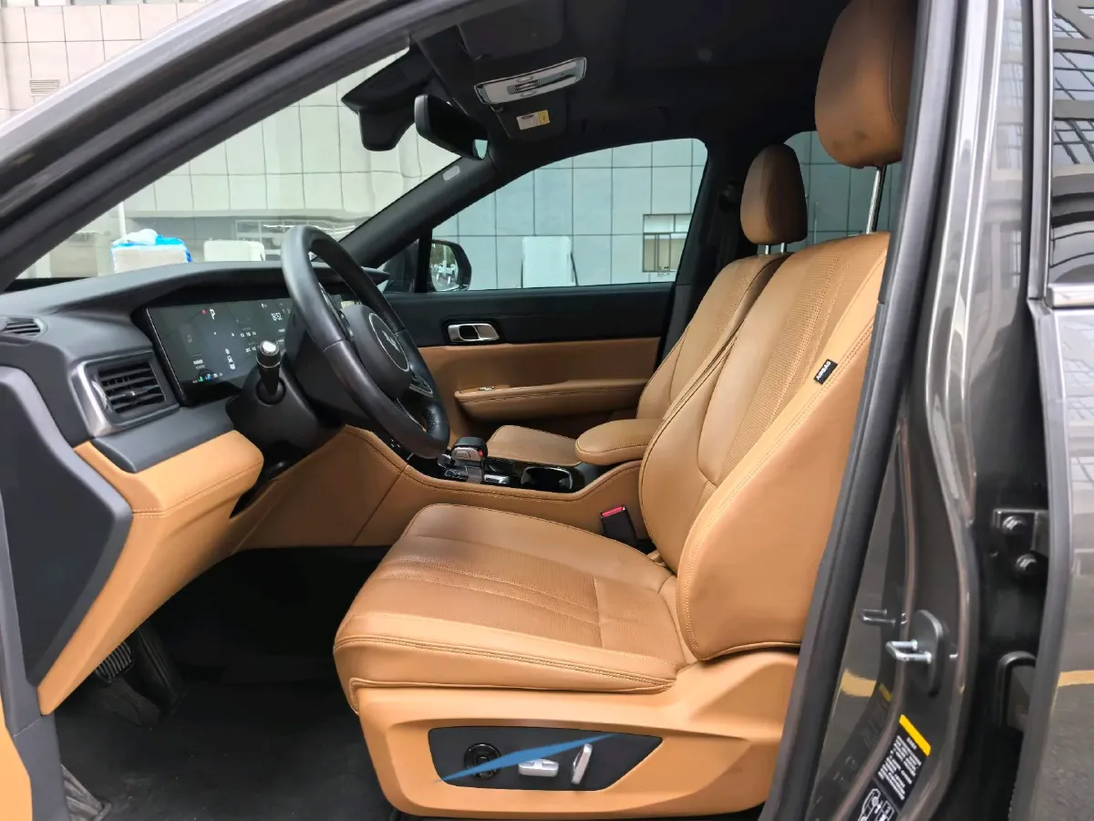 2020 Li ONE Range Extended 131HP REEV 40.5KWH,autocango,china used car exporter,china ev exporter,chinese used car exporter,chinese used ev exporter