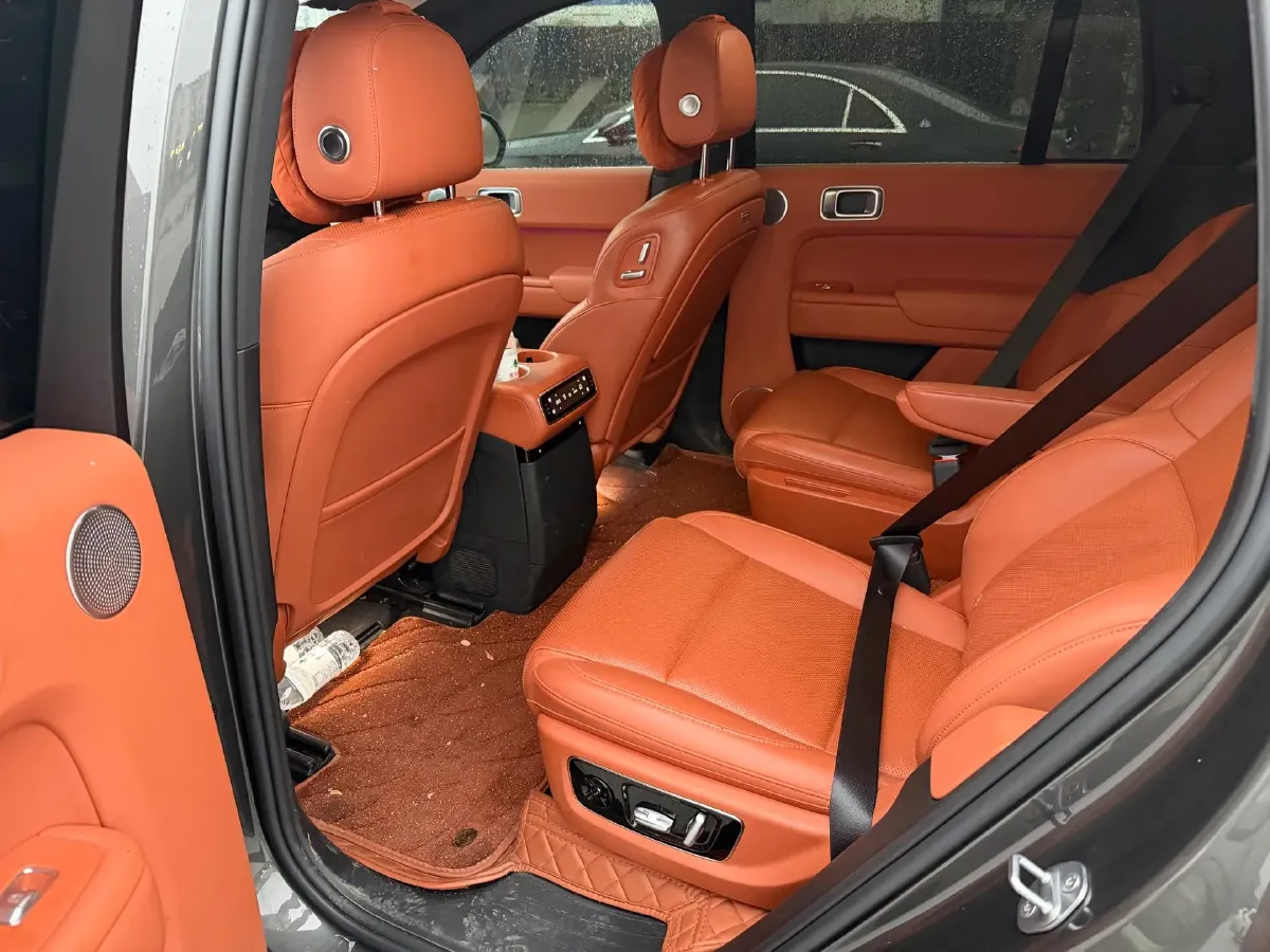 2024 Ford Bronco 2.3T 275HP L4 10AT,autocango,china used car exporter,china ev exporter,chinese used car exporter,chinese used ev exporter