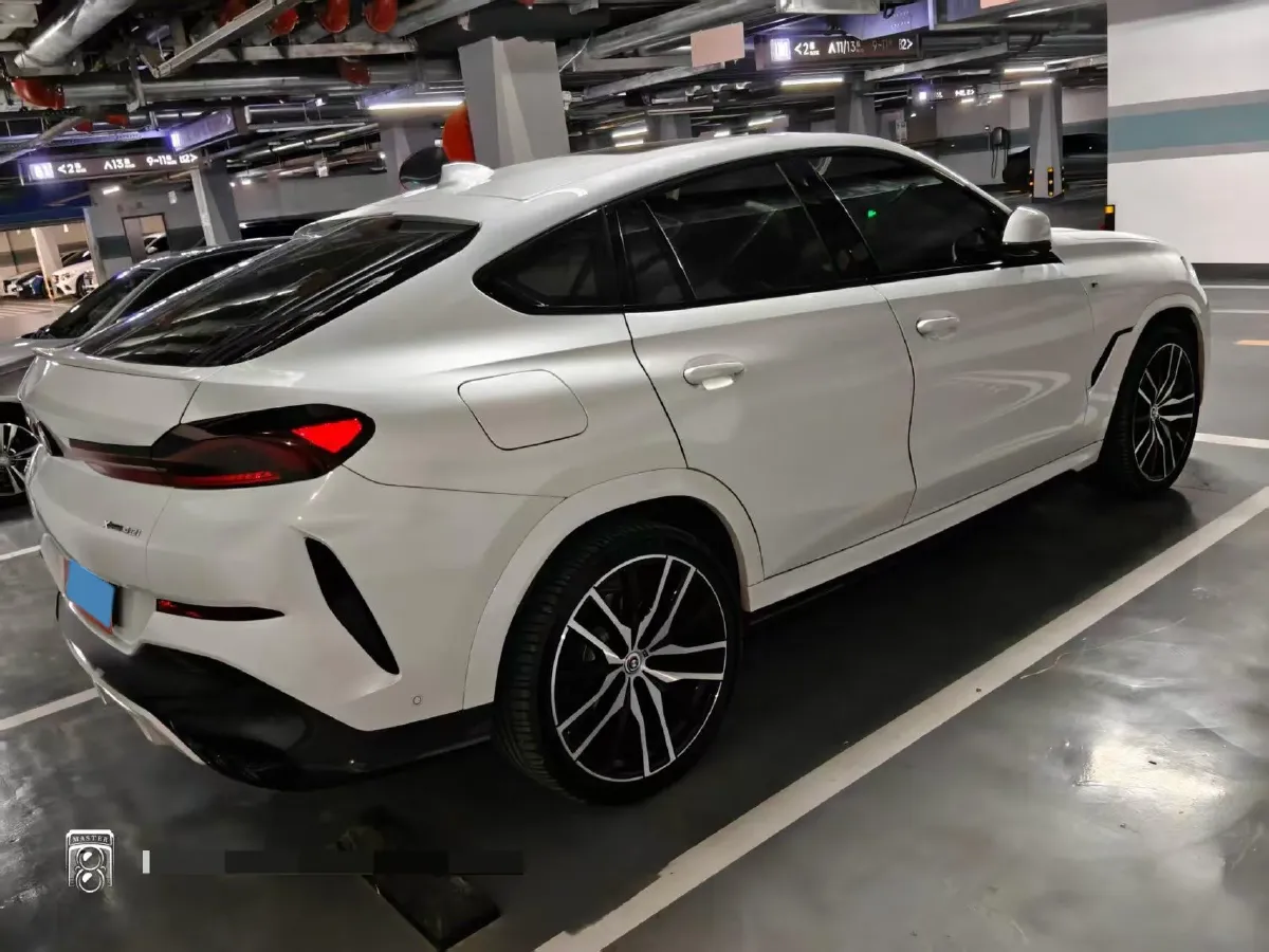 2022 BMW X6 3.0T 333HP L6 8AT,autocango,china used car exporter,china ev exporter,chinese used car exporter,chinese used ev exporter