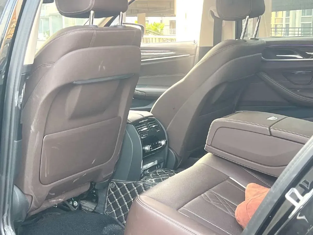 2021 BMW 5 Series 2.0T 252HP L4 8AT,autocango,china used car exporter,china ev exporter,chinese used car exporter,chinese used ev exporter