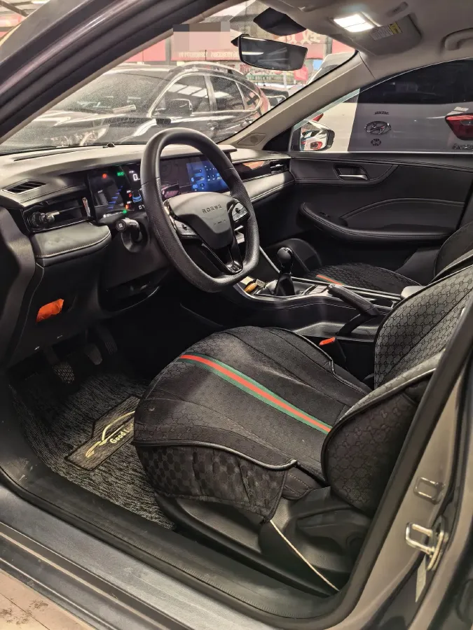 2023 Roewe i5 1.5L 129HP L4 5MT,autocango,china used car exporter,china ev exporter,chinese used car exporter,chinese used ev exporter