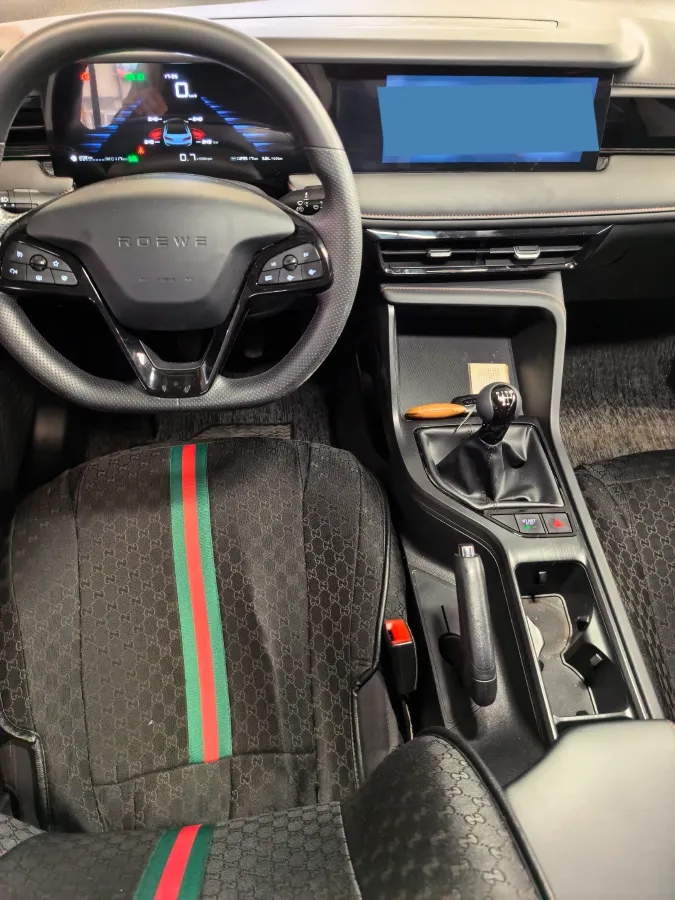 2023 Roewe i5 1.5L 129HP L4 5MT,autocango,china used car exporter,china ev exporter,chinese used car exporter,chinese used ev exporter