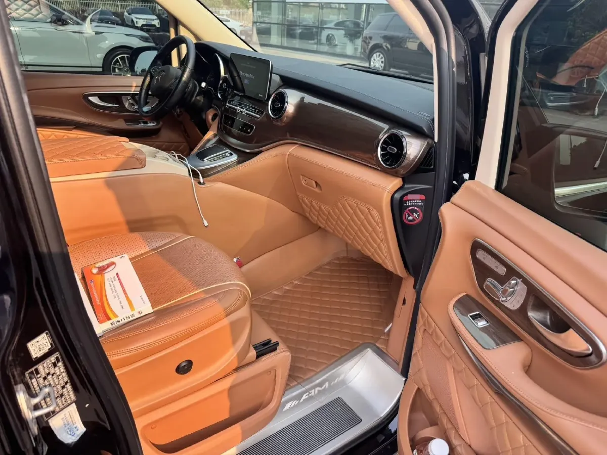 2021 Mercedes-Benz V Class 2.0T 211HP L4 9AT,autocango,china used car exporter,china ev exporter,chinese used car exporter,chinese used ev exporter