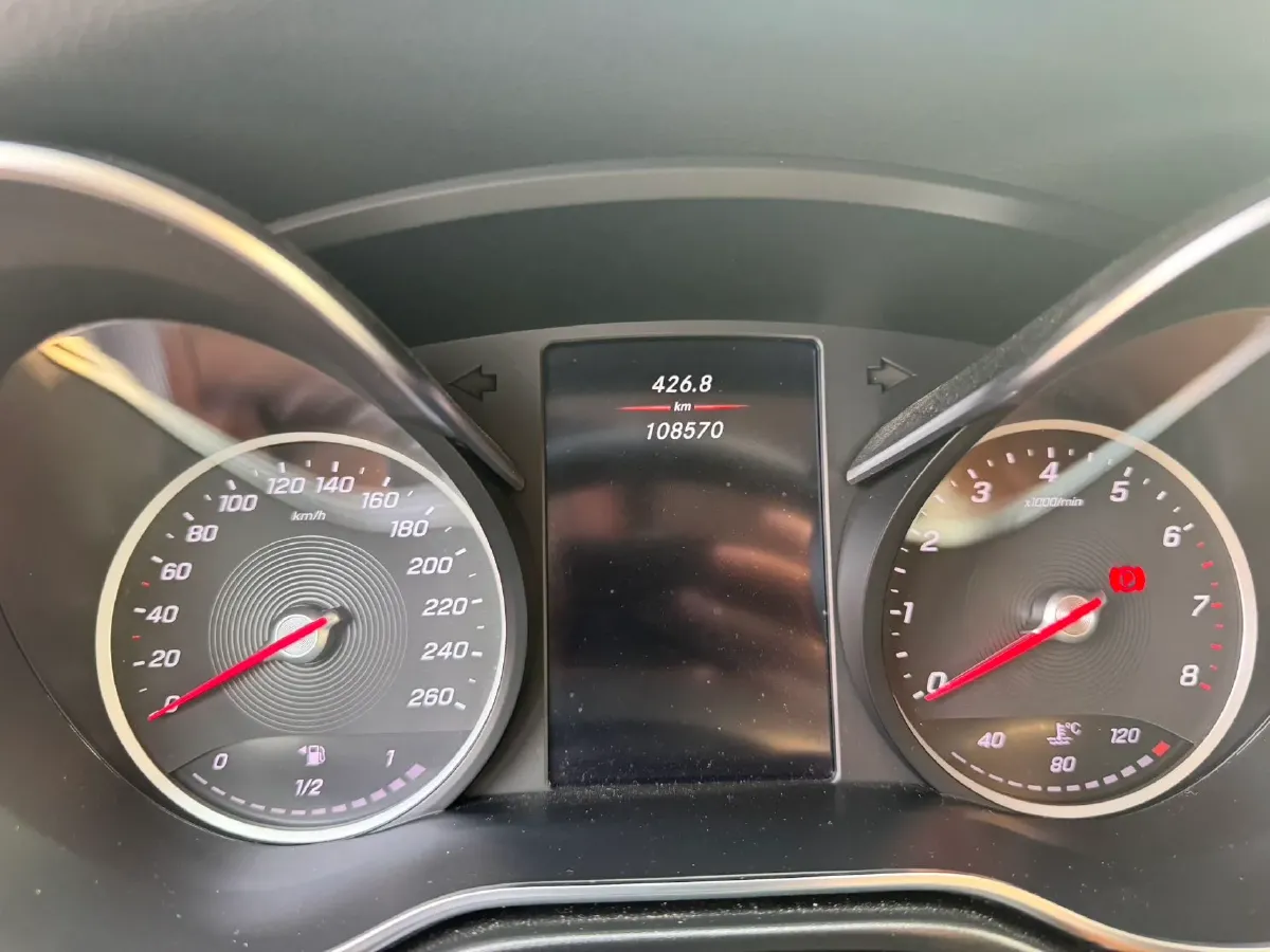 2021 Mercedes-Benz V Class 2.0T 211HP L4 9AT,autocango,china used car exporter,china ev exporter,chinese used car exporter,chinese used ev exporter