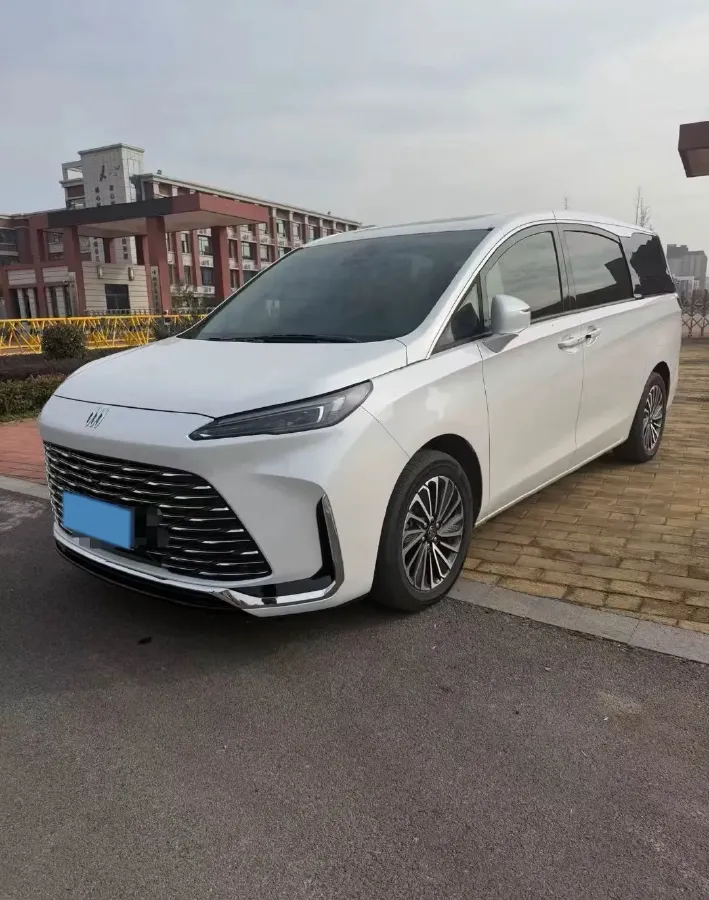 2025 Buick GL8 1.5T 180HP L4 2DHT PHEV,autocango,china used car exporter,china ev exporter,chinese used car exporter,chinese used ev exporter