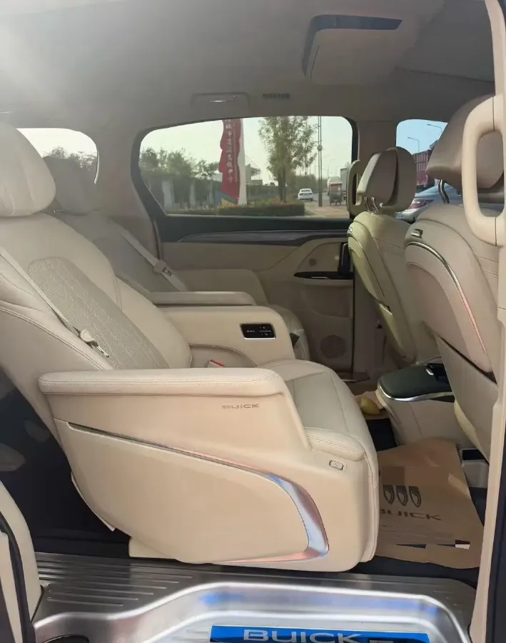 2025 Buick GL8 1.5T 180HP L4 2DHT PHEV,autocango,china used car exporter,china ev exporter,chinese used car exporter,chinese used ev exporter