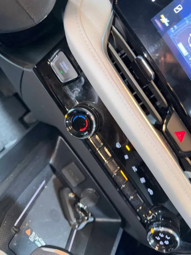 2023 Chevrolet Monza 1.5L 113HP L4 6DCT,autocango,china used car exporter,china ev exporter,chinese used car exporter,chinese used ev exporter