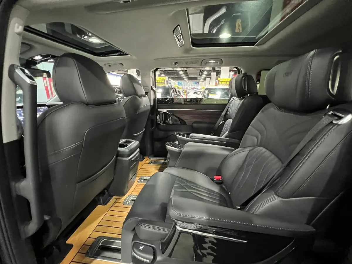 2024 GAC Trumpchi M8 2.0T 252HP L4 8AT,autocango,china used car exporter,china ev exporter,chinese used car exporter,chinese used ev exporter