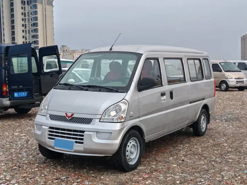 2017 WuLing RongGuang 1.5L 107HP L4 5MT,autocango,china used car exporter,china ev exporter,chinese used car exporter,chinese used ev exporter
