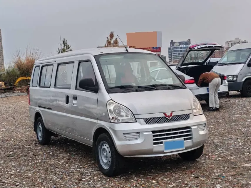 2017 WuLing RongGuang 1.5L 107HP L4 5MT,autocango,china used car exporter,china ev exporter,chinese used car exporter,chinese used ev exporter