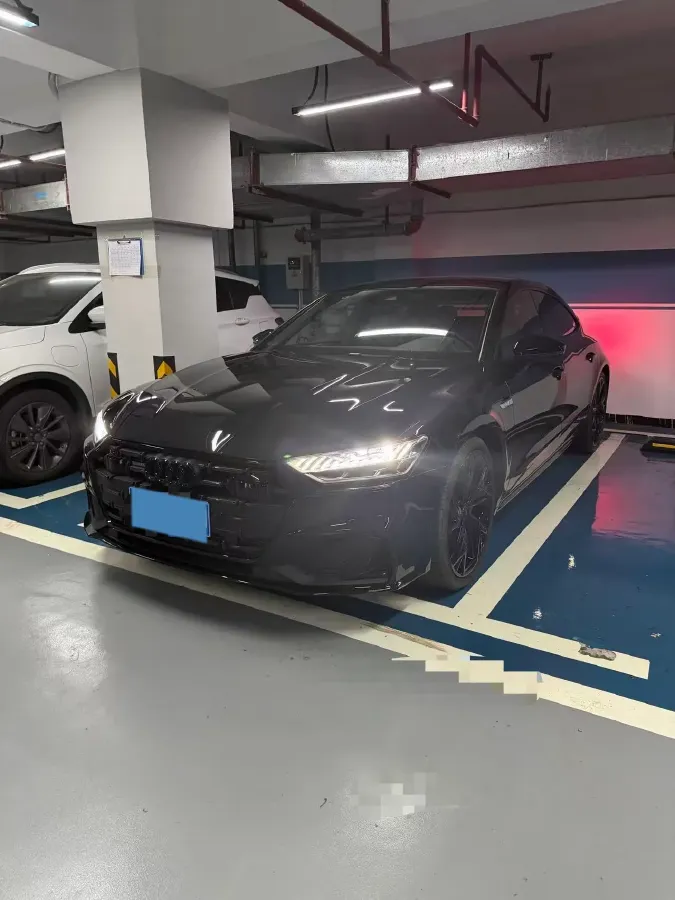 2024 Audi A7L 2.0T 245HP L4 7DCT,autocango,china used car exporter,china ev exporter,chinese used car exporter,chinese used ev exporter