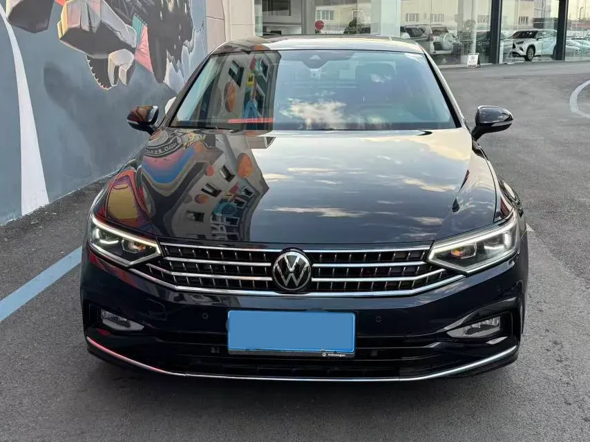 2023 Volkswagen Magotan 2.0T 186HP L4 7DCT,autocango,china used car exporter,china ev exporter,chinese used car exporter,chinese used ev exporter