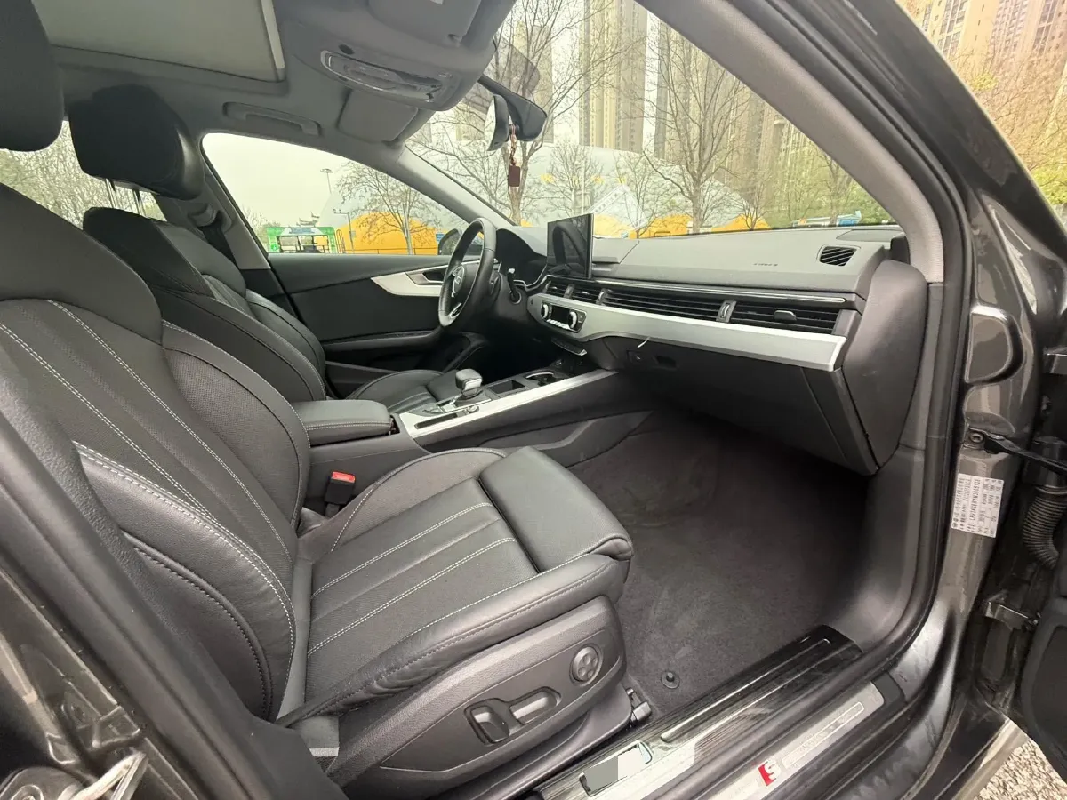 2020 Audi A4L 2.0T 190HP L4 7DCT,autocango,china used car exporter,china ev exporter,chinese used car exporter,chinese used ev exporter