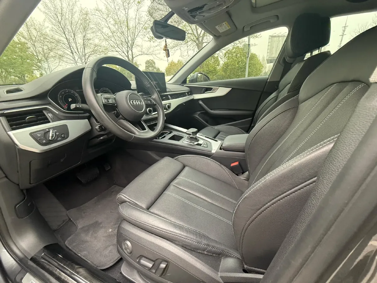 2020 Audi A4L 2.0T 190HP L4 7DCT,autocango,china used car exporter,china ev exporter,chinese used car exporter,chinese used ev exporter