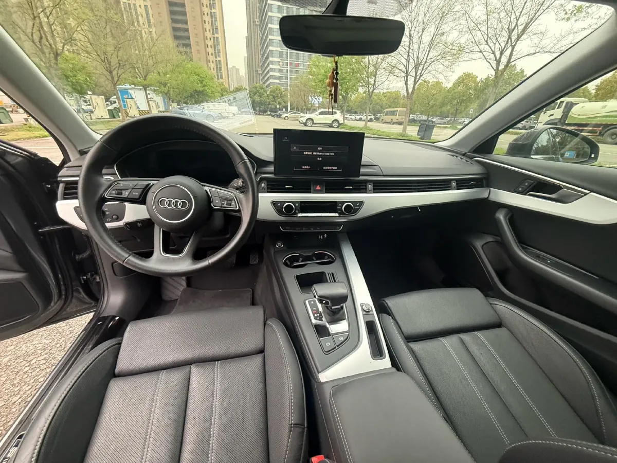 2020 Audi A4L 2.0T 190HP L4 7DCT,autocango,china used car exporter,china ev exporter,chinese used car exporter,chinese used ev exporter