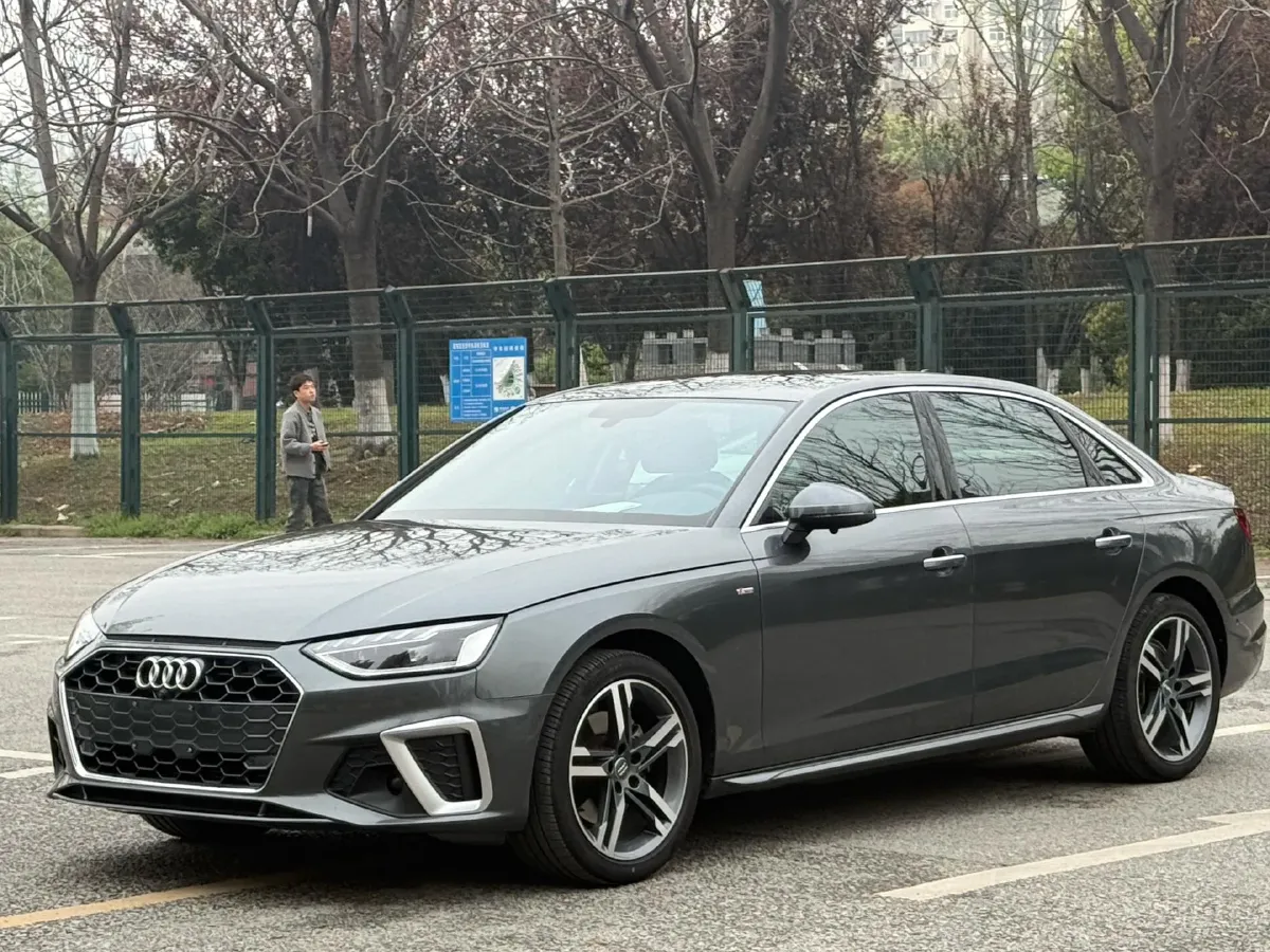 2020 Audi A4L 2.0T 190HP L4 7DCT,autocango,china used car exporter,china ev exporter,chinese used car exporter,chinese used ev exporter