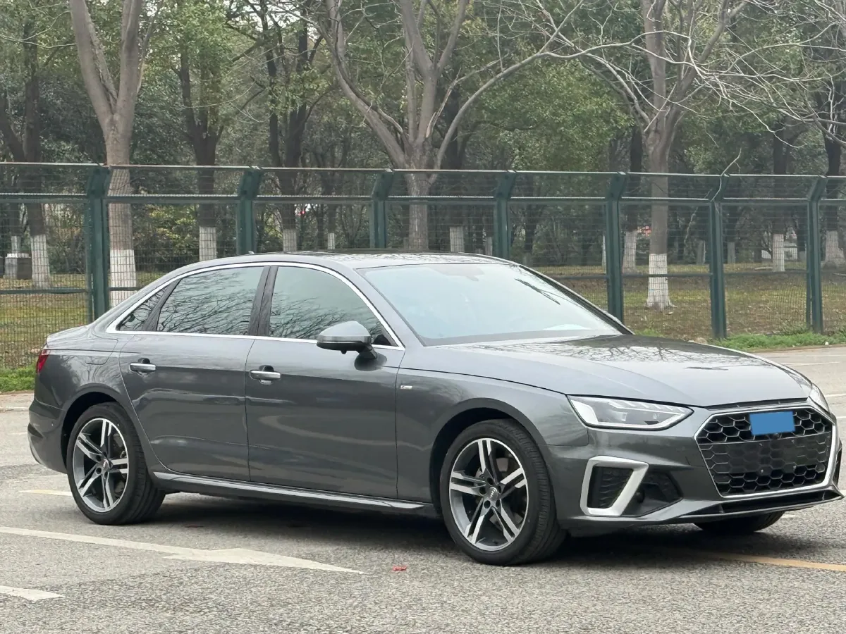 2020 Audi A4L 2.0T 190HP L4 7DCT,autocango,china used car exporter,china ev exporter,chinese used car exporter,chinese used ev exporter
