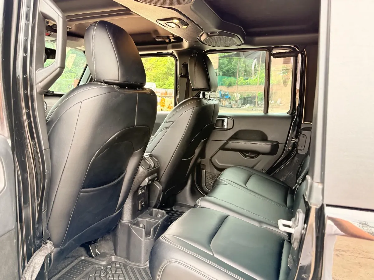 2019 Jeep Wrangler 2.0T 266HP L4 8AT,autocango,china used car exporter,china ev exporter,chinese used car exporter,chinese used ev exporter