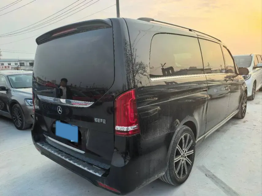 2021 Mercedes-Benz V Class 2.0T 211HP L4 9AT,autocango,china used car exporter,china ev exporter,chinese used car exporter,chinese used ev exporter