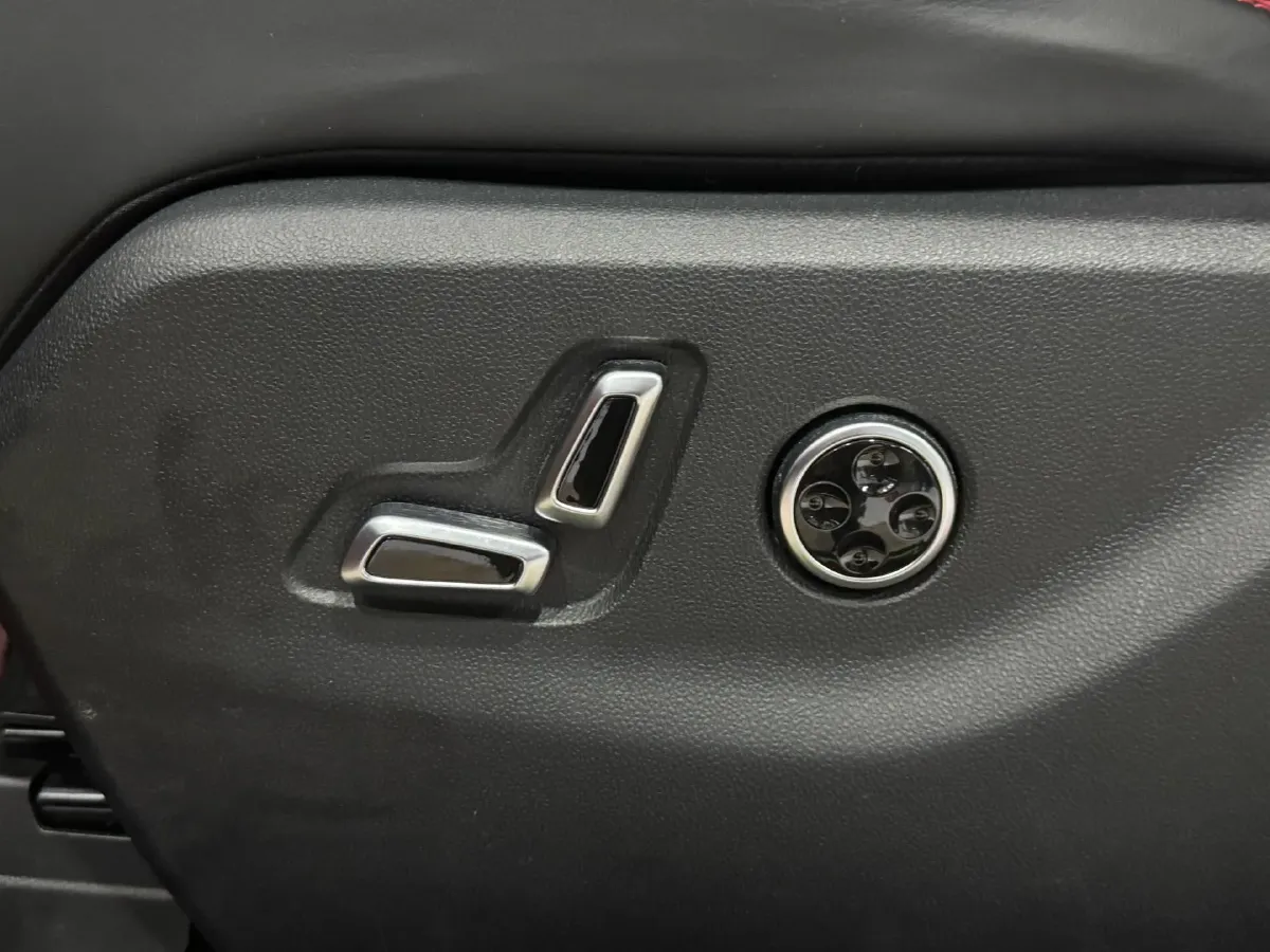 2020 Beijing BJ40 2.0T 224HP L4 8AT,autocango,china used car exporter,china ev exporter,chinese used car exporter,chinese used ev exporter