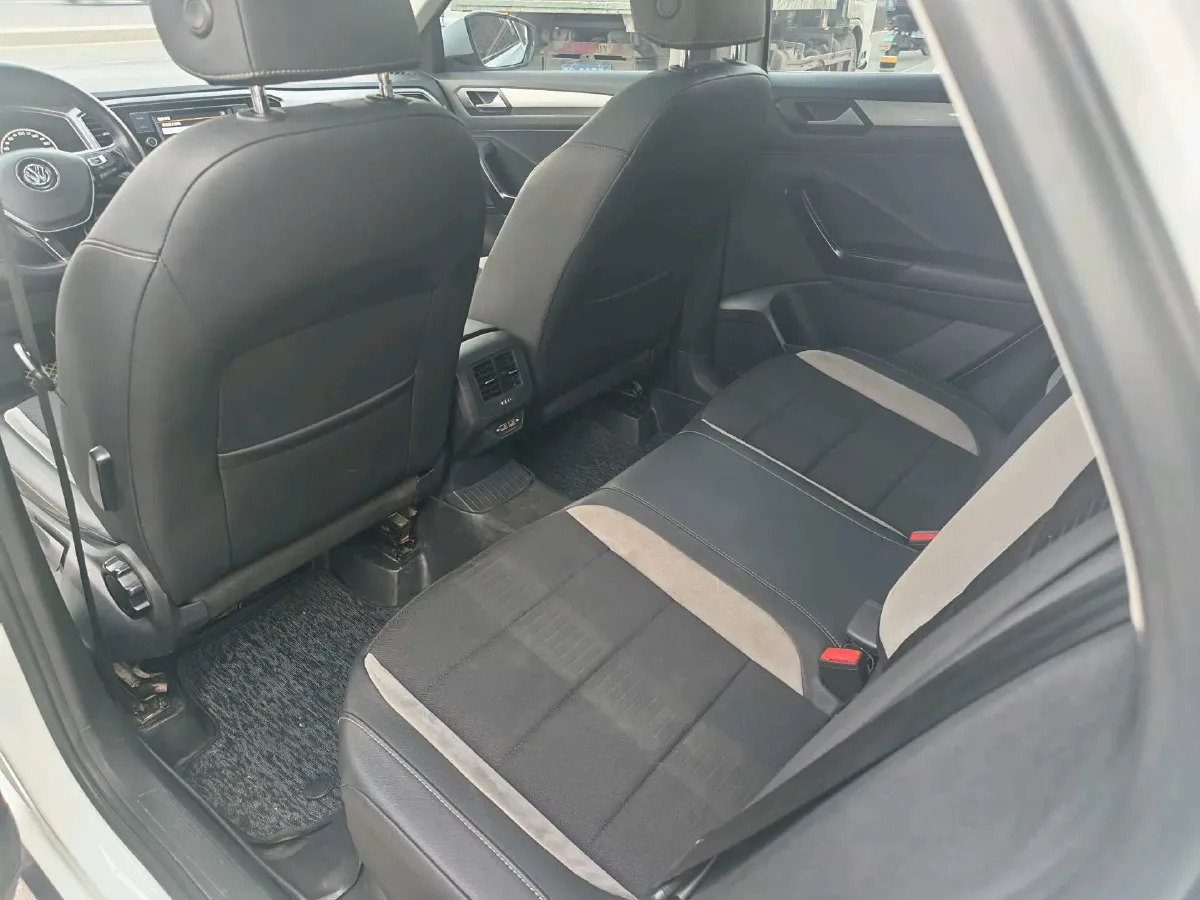 2019 Volkswagen T-Roc 1.4T 131HP L4 7DCT,autocango,china used car exporter,china ev exporter,chinese used car exporter,chinese used ev exporter