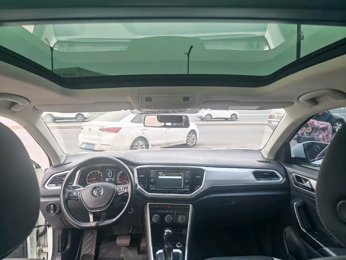 2019 Volkswagen T-Roc 1.4T 131HP L4 7DCT,autocango,china used car exporter,china ev exporter,chinese used car exporter,chinese used ev exporter