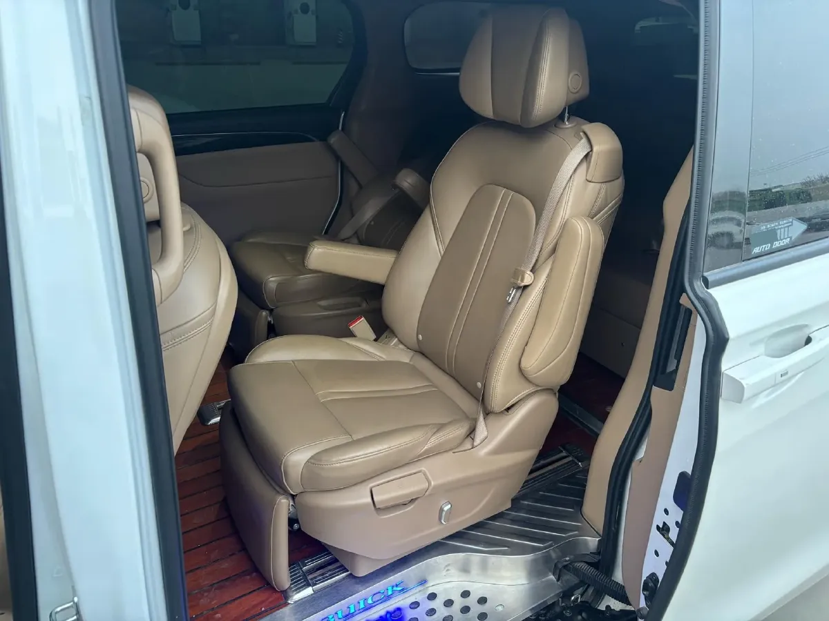 2021 Buick GL8 2.0T 237HP L4 9AT,autocango,china used car exporter,china ev exporter,chinese used car exporter,chinese used ev exporter