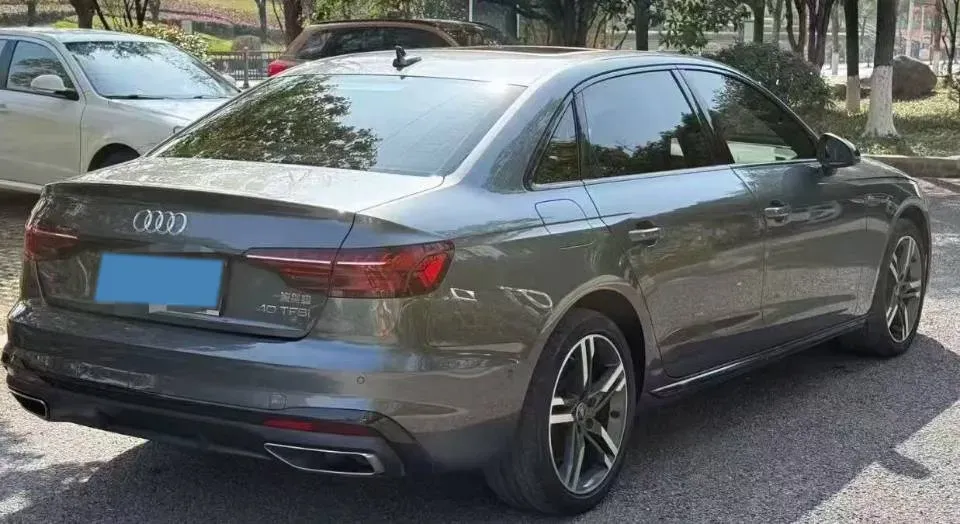 2022 Audi A4L 2.0T 190HP L4 7DCT,autocango,china used car exporter,china ev exporter,chinese used car exporter,chinese used ev exporter