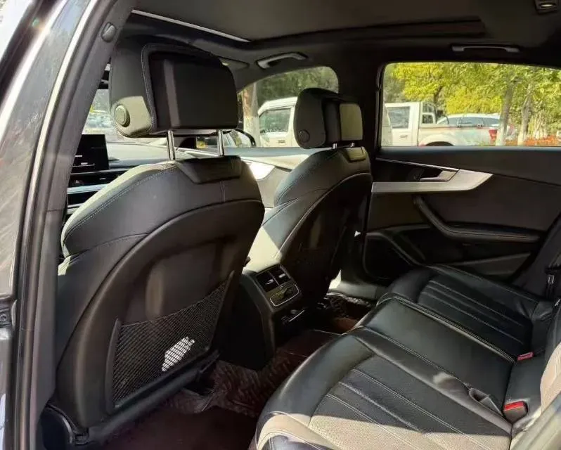 2022 Audi A4L 2.0T 190HP L4 7DCT,autocango,china used car exporter,china ev exporter,chinese used car exporter,chinese used ev exporter