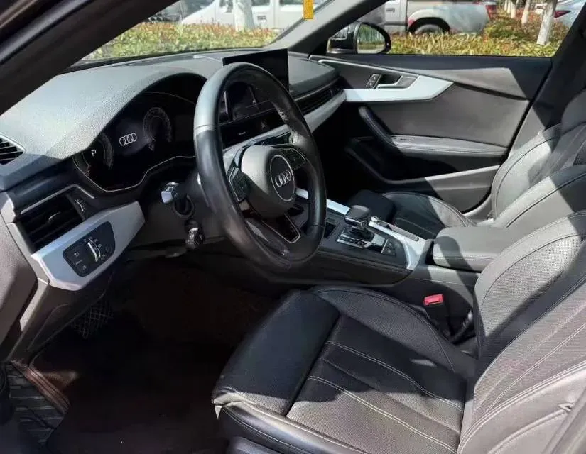 2022 Audi A4L 2.0T 190HP L4 7DCT,autocango,china used car exporter,china ev exporter,chinese used car exporter,chinese used ev exporter