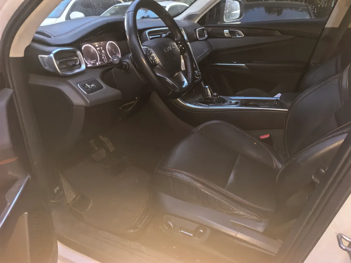 2019 LYNK&CO 01 2.0T 190HP L4 7DCT,autocango,china used car exporter,china ev exporter,chinese used car exporter,chinese used ev exporter