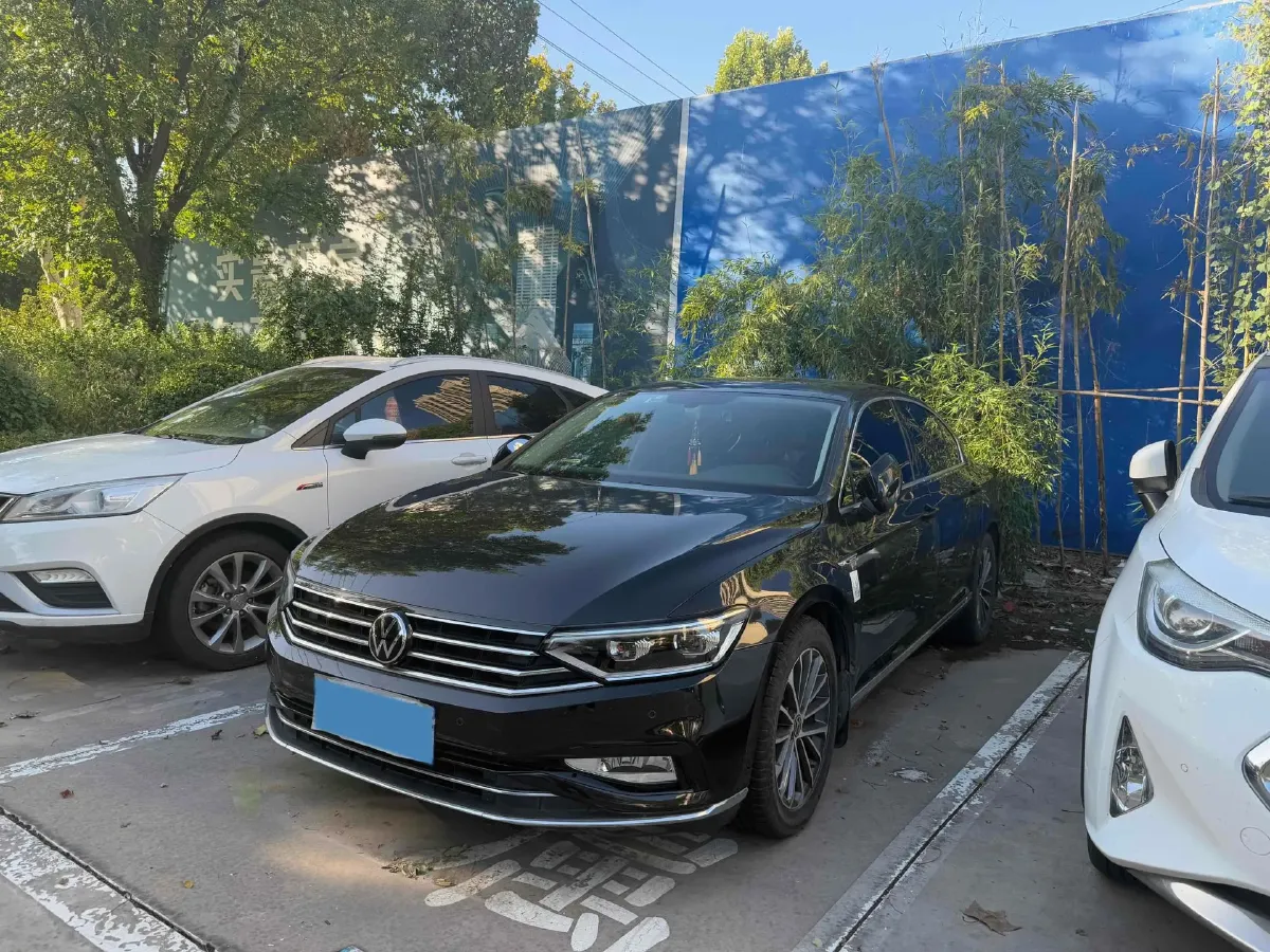 2020 Volkswagen Magotan 2.0T 186HP L4 7DCT,autocango,china used car exporter,china ev exporter,chinese used car exporter,chinese used ev exporter