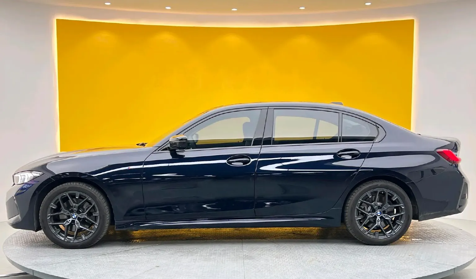 2025 BMW 3 Series 2.0T 245HP L4 8AT,autocango,china used car exporter,china ev exporter,chinese used car exporter,chinese used ev exporter