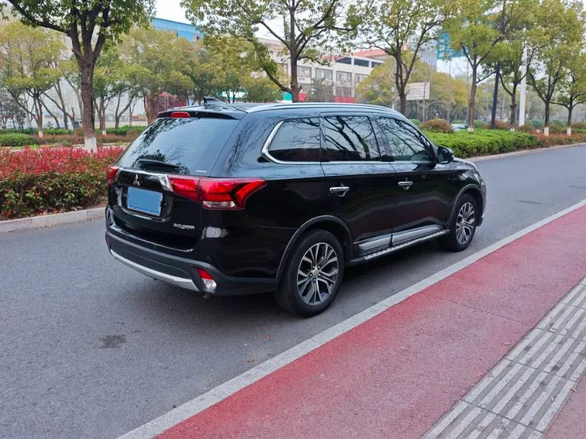 2018 Mitsubishi Outlander 2.4L 192HP L4 CVT,autocango,china used car exporter,china ev exporter,chinese used car exporter,chinese used ev exporter