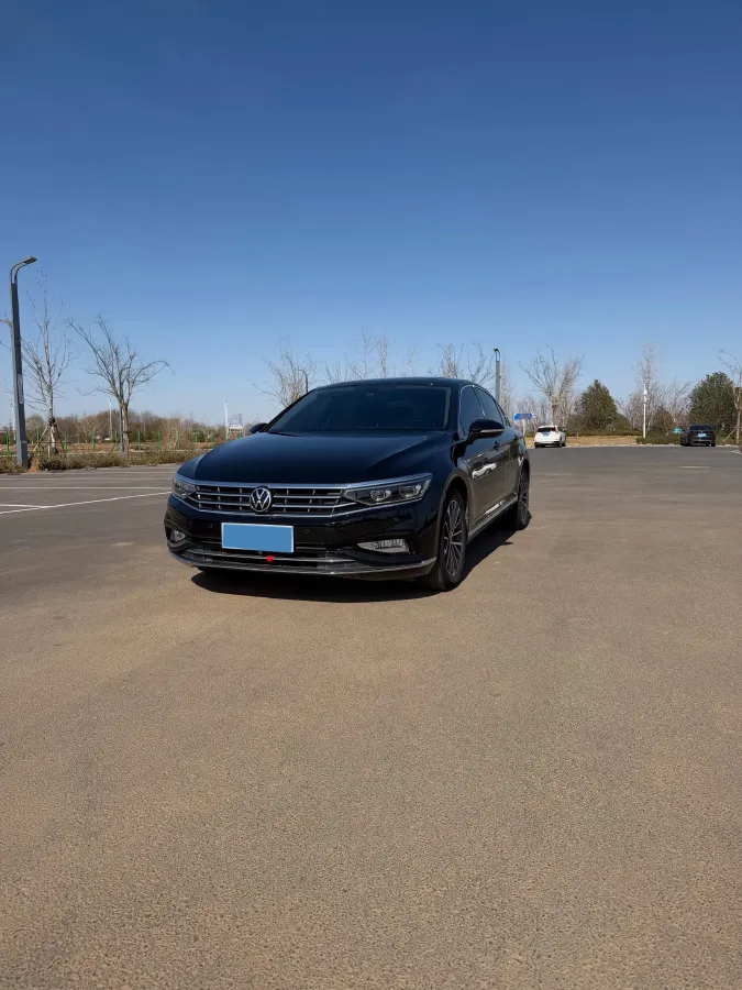 2020 Volkswagen Magotan 2.0T 186HP L4 7DCT,autocango,china used car exporter,china ev exporter,chinese used car exporter,chinese used ev exporter