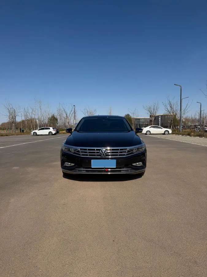 2020 Volkswagen Magotan 2.0T 186HP L4 7DCT,autocango,china used car exporter,china ev exporter,chinese used car exporter,chinese used ev exporter