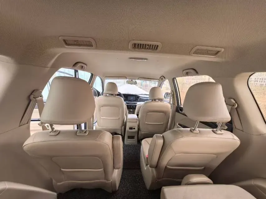 2016 BaoJun 730 1.5L 112HP L4 5MT,autocango,china used car exporter,china ev exporter,chinese used car exporter,chinese used ev exporter