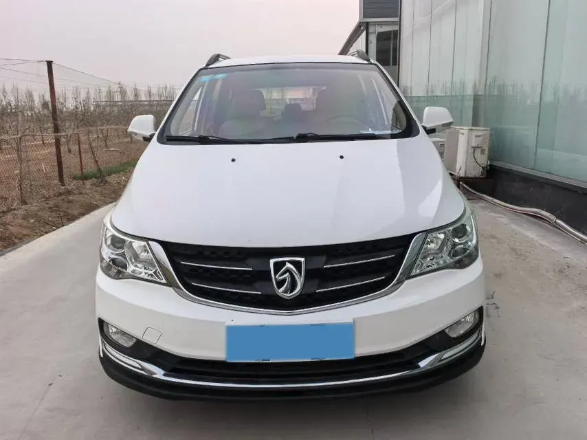 2016 BaoJun 730 1.5L 112HP L4 5MT,autocango,china used car exporter,china ev exporter,chinese used car exporter,chinese used ev exporter