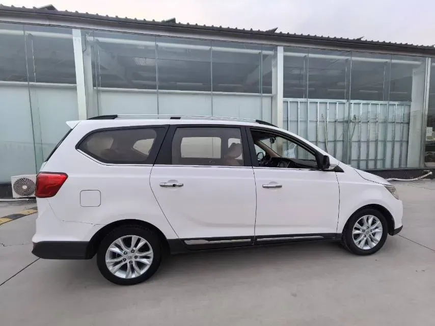 2016 BaoJun 730 1.5L 112HP L4 5MT,autocango,china used car exporter,china ev exporter,chinese used car exporter,chinese used ev exporter