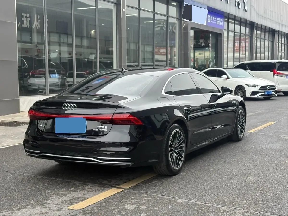 2024 Audi A7L 2.0T 245HP L4 7DCT,autocango,china used car exporter,china ev exporter,chinese used car exporter,chinese used ev exporter