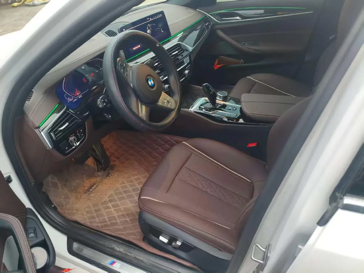 2022 BMW 5 Series 2.0T 184HP L4 8AT,autocango,china used car exporter,china ev exporter,chinese used car exporter,chinese used ev exporter