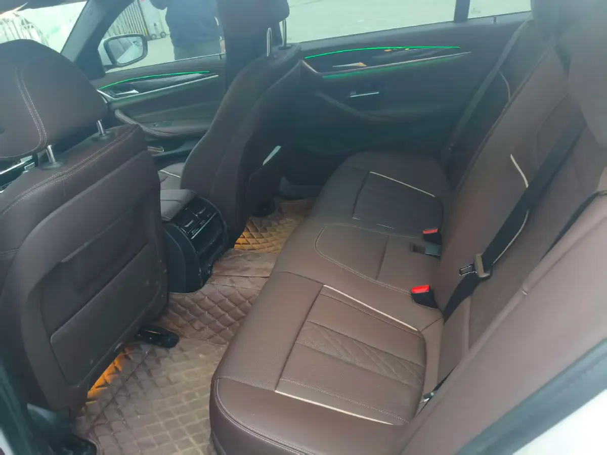 2022 BMW 5 Series 2.0T 184HP L4 8AT,autocango,china used car exporter,china ev exporter,chinese used car exporter,chinese used ev exporter