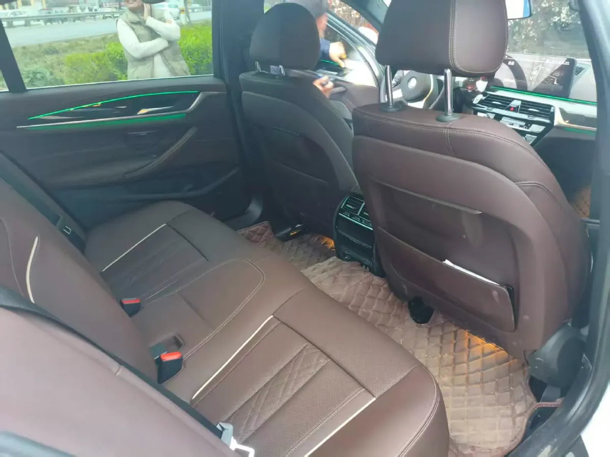 2022 BMW 5 Series 2.0T 184HP L4 8AT,autocango,china used car exporter,china ev exporter,chinese used car exporter,chinese used ev exporter