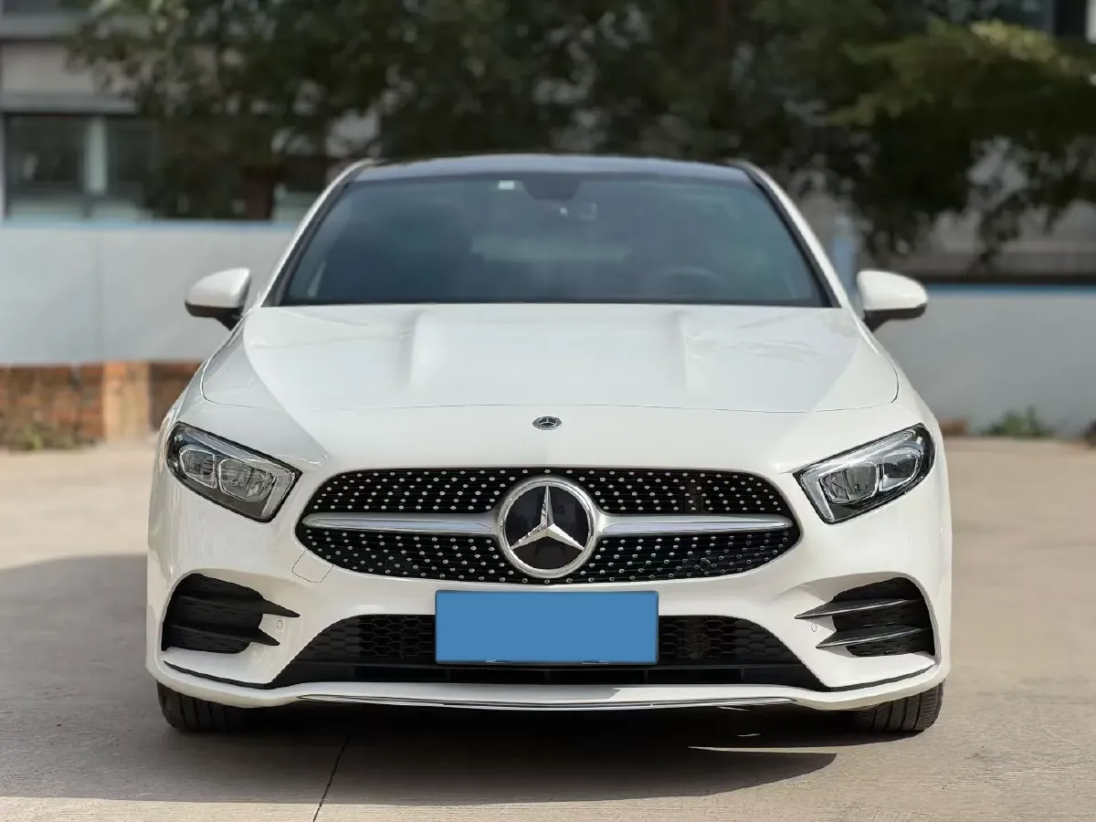 2021 Mercedes-Benz A Class 1.3T 163HP L4 7DCT,autocango,china used car exporter,china ev exporter,chinese used car exporter,chinese used ev exporter