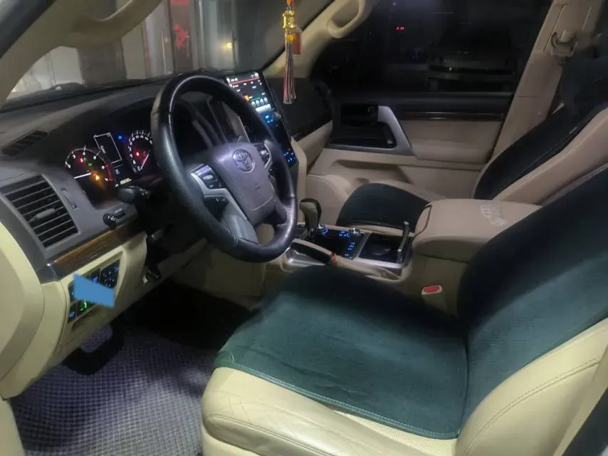 2015 Toyota Land Cruiser 4.6L 310HP V8 6AT,autocango,china used car exporter,china ev exporter,chinese used car exporter,chinese used ev exporter