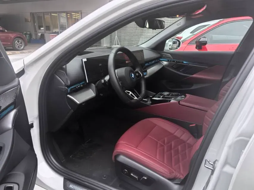 2025 BMW i5 BEV 96.96KWH,autocango,china used car exporter,china ev exporter,chinese used car exporter,chinese used ev exporter