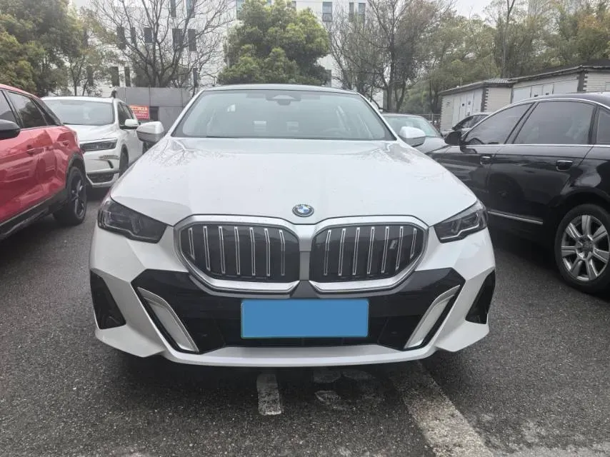 2025 BMW i5 BEV 96.96KWH,autocango,china used car exporter,china ev exporter,chinese used car exporter,chinese used ev exporter