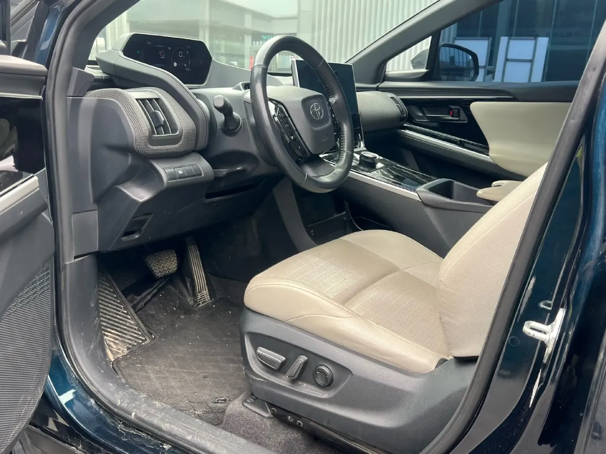 2022 Toyota bZ4X BEV 66.7KWH,autocango,china used car exporter,china ev exporter,chinese used car exporter,chinese used ev exporter